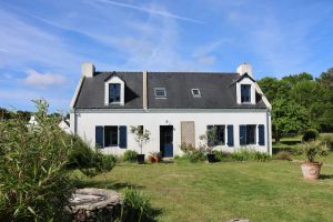 Image of 4* listed house with large private garden in a 6-hectare estate