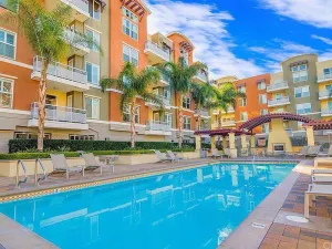 Image of Luxury apartment by Disneyland & Covention Center ;min 1 Month stay