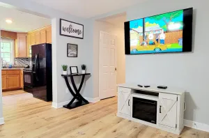 Image of Cozy Mountain Cottage - Perfect for Friends, Family