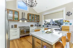 Image of Beautiful Private Retreat Near Gorge\/CBD, Free Breakie Hamper, Wifi & More