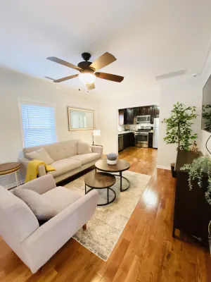 Image of Lovely 2 bdrm apt w\/ parking and outdoor sitting