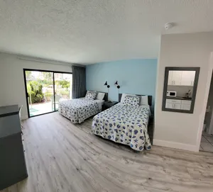 Image of Satellite Motel - Seaclusion 104