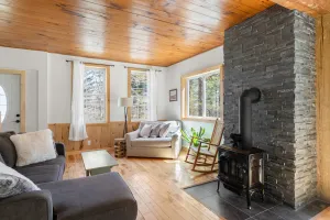 Image of Cheerful 3 Bedroom Mountain Cottage