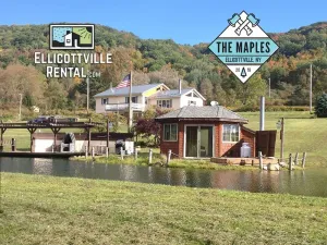 Image of The Maples - Hot tub! Amazing views, pets welcomed
