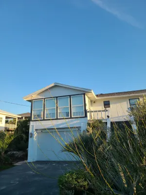 Image of Beautiful Cozy Beach Cottage, 1 block to beach, west of hotels, easy access
