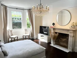 Image of Entire Luxury apartment, 10mins from Cotswolds