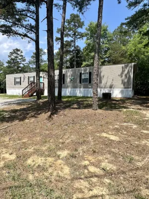 Image of Charming Lake Getaway