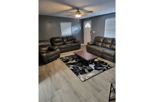 Image of Legoland 3 Bedroom Pet Friendly Pool Home