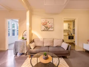 Image of Comfort 1 Bedroom Cottage Retreat Yeronga