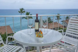 Image of Captivating & Relaxing 5th Floor, Ocean Surrounds, A\/C in Bedroom