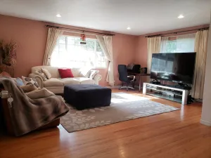 Image of Large 6 Bedrooms 2 Baths Home On a Huge Lot