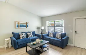 Image of Beautiful remodeled condo. Steps away from area's top nightlife\/1 mi. from beach