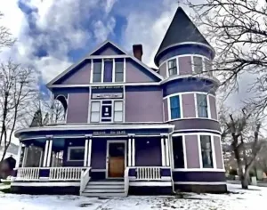 Image of Victorian Mansion Newly Renovated. Sleeps 16. Two kitchens.