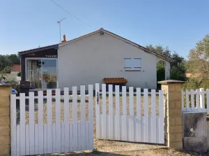 Image of Charming 4BR Villa with WiFi, Near Beach & Forest, Pet-Friendly, Sleeps 8