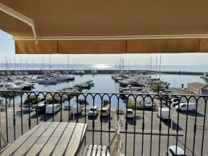 Image of F2 sea view