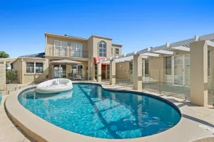 Image of Main River Mansion 5 bed + pool