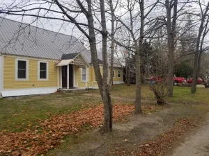 Image of Cozy Ashland apartment near Lakes, Skiing, Hiking, PSU