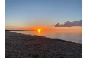 Image of Family friendly private beach retreat min from MQT