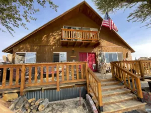 Image of Nestled in nature with views of the Alabama Hills, Sierras and Inyo Mountains