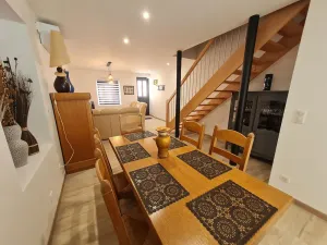 Image of Cozy Riverside Getaway: 3-Bed Home with Balcony, Modern Amenities, Near Lakes & Skiing
