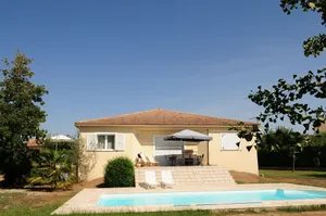 Image of rest, calm, sun, swimming pool.