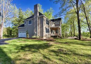 Image of Riverfront home on the Hudson, minutes to Saratoga