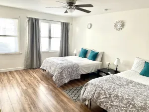 Image of Comfy, Clean & Spacious w\/2 TVs, parking, laundry