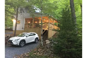 Image of Cabin close to town with lake access & hot tub