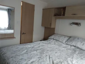 Image of Lovely 2-Bed Caravan in Lymington