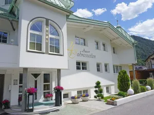 Image of Nice apartment for 4 guests with WIFI, TV, patio and parking
