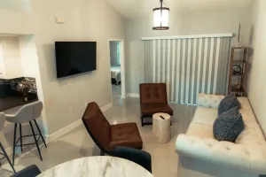 Image of Great location! Beautiful and Gated 1B\/1B Condo