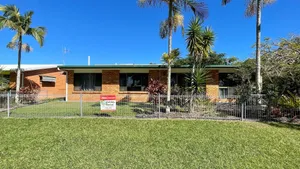 Image of Yolanda - Burrum Heads- Beachfront - 3BR- Aircon