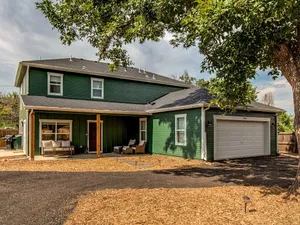 Image of 2020 built modern farmhouse professionally cleaned & sanitized. Stop inn today!