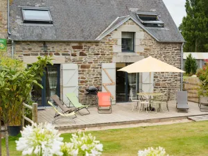 Image of Family house with enclosed garden and animals, near the beach