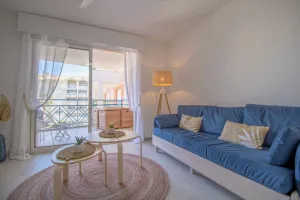 Image of Bright Apt Of 32 M Renovated Near Town
