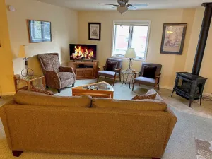 Image of Washington Condo #204 DTN Bayfield. Sleeps 6. 1st Street & Washington Ave.