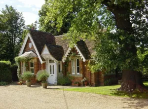 Image of Gorgeous Country Cottage, beside Windsor Great Park & overlooking Windsor Castle