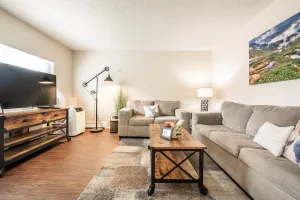 Image of ❤Cozy in the Springs! 2 BR, Kitchen. 5 Guests!❤