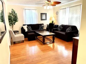 Image of 3 Bed 2 Bath House, Quiet & downtown Smart TVs in all rooms, Whole house to yourself