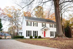 Image of Entire House with Parking | Ideal for Long Stays!