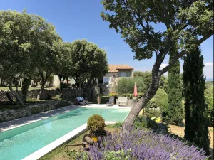Image of Stone farmhouse with exceptional view of the Grand Luberon 4 * tourist office