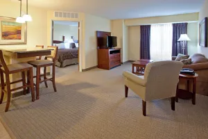 Image of Fully-Equipped Suite |Pool + Wi-Fi