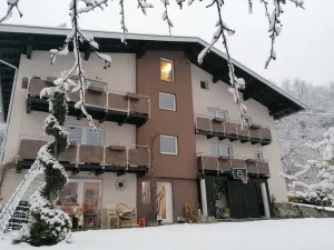 Image of Cosy apartment for 4 guests with WIFI, TV, balcony and parking