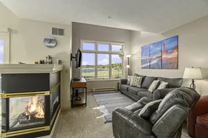 Image of Second Floor Lakeview Condo