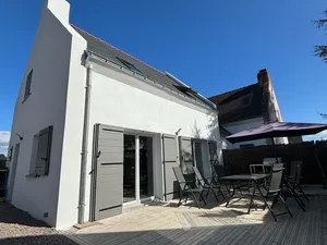Image of Beachside Retreat with Garden, Terrace & Bikes - 3BR, Sleeps 6, Near Shops & Beach
