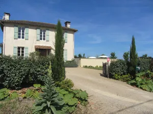 Image of cozy holiday home, heated pool, extra large beds, 4 bedrooms 4 bath