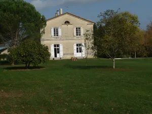 Image of House with character, Gardegan-et-Tourtirac