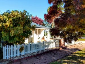 Image of \"Shady Corner Cottage\" with Free Unlimited Wi-Fi