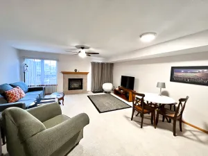 Image of 3 Bed, 2.5 Bath Large 3 Level Condo West Side Iowa City
