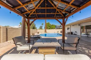 Image of 4b Tempe Beautiful backyard pool & firepit